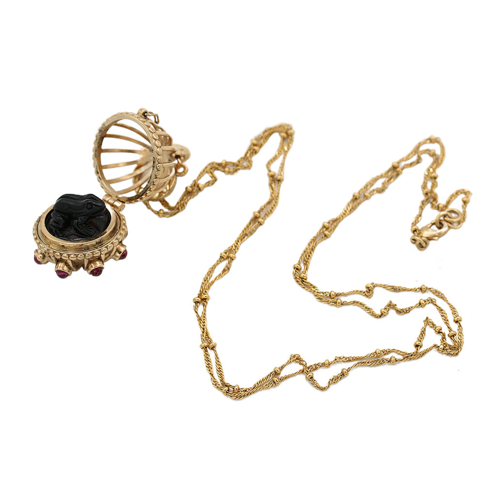 Sacha necklace frog amulet